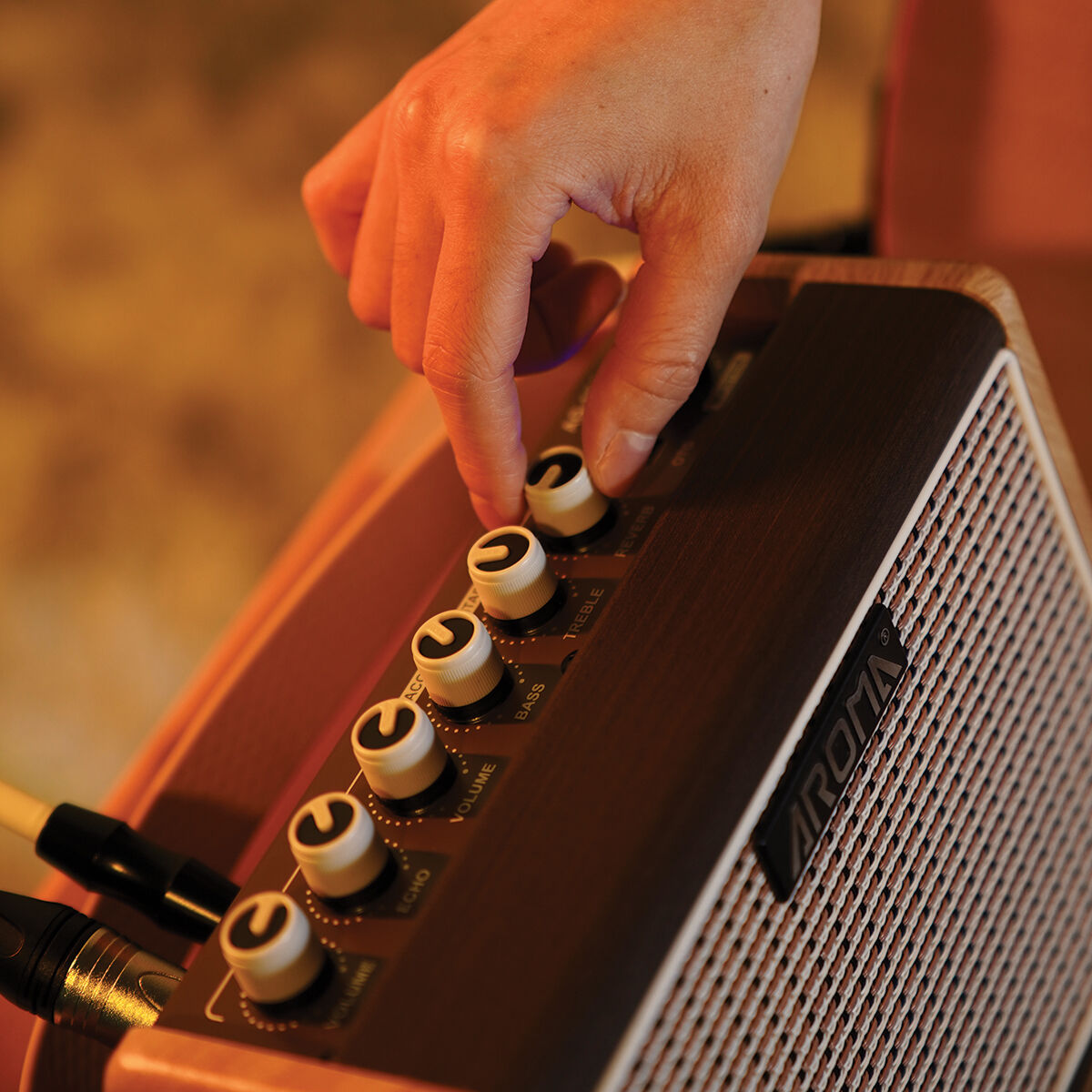 Aroma 15W Acoustic Guitar Rechargeable Amplifier with Drum Machine and Mic input [AG-15AML]
