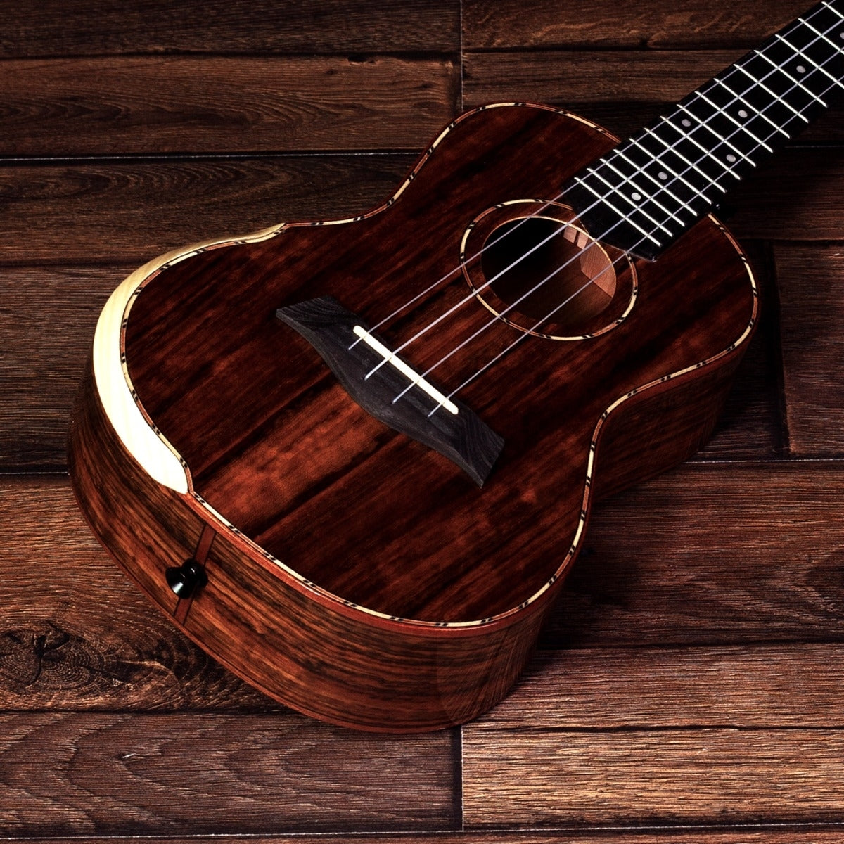 Barnes & Mullins BMUK5C Concert Walnut Ukulele