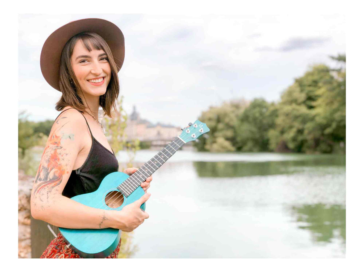 Enya 25D Solid Mahogany Concert Ukulele - Blue