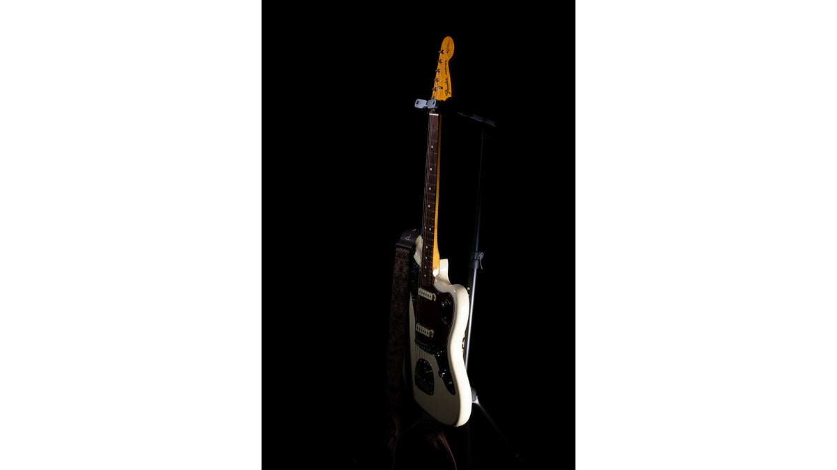 Ultimate Support GS-1000 Pro+ GS-1000 Pro+ Genesis Series Plus guitar stand w/ Locking legs, Self-Closing Yoke Security Gate