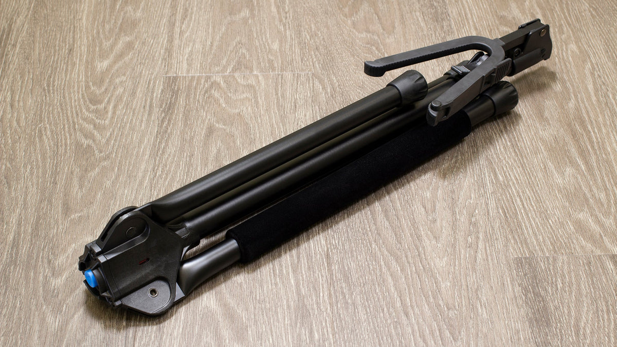 Ultimate Support GS-100+ GS-100+ Genesis Series Plus guitar stand w/ Locking legs, hanging style yoke w/ security strap