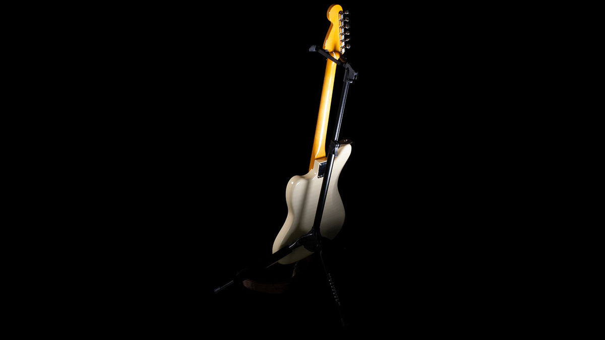 Ultimate Support GS-100+ GS-100+ Genesis Series Plus guitar stand w/ Locking legs, hanging style yoke w/ security strap