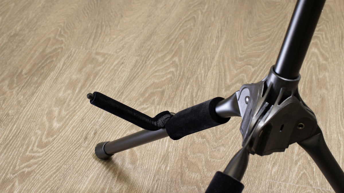 Ultimate Support GS-200+ GS-200+ Genesis Series Plus guitar stand w/ Locking legs, Secure headstock yoke, support arms