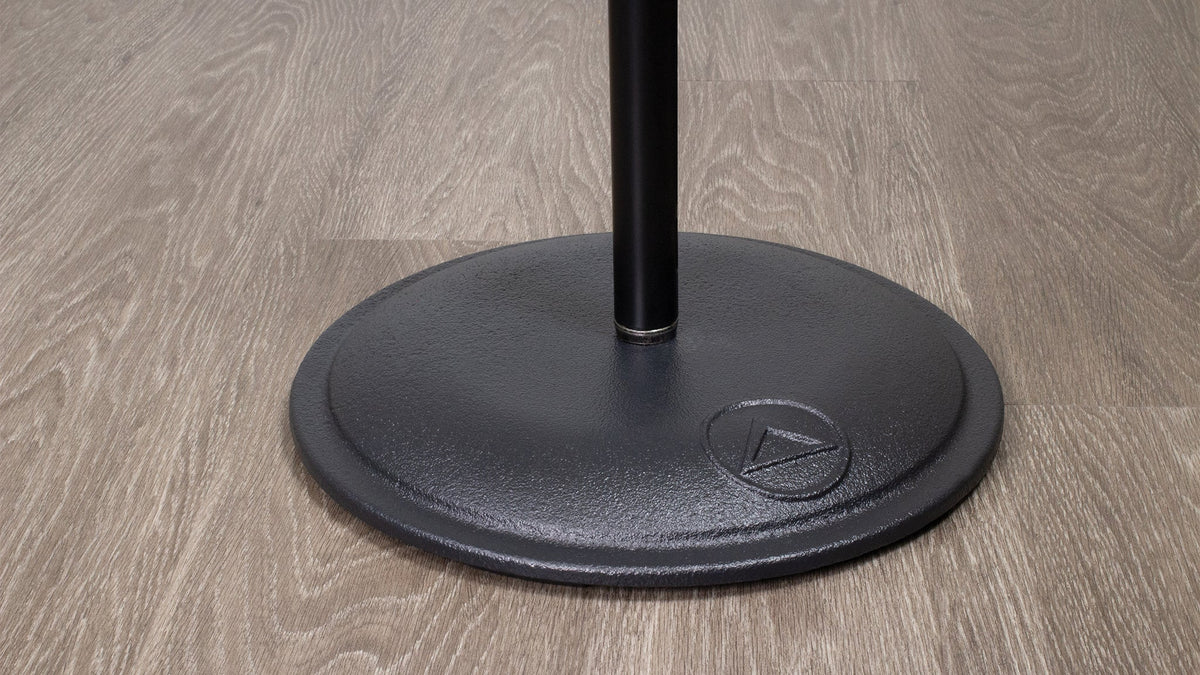 Ultimate Support MC-70B One-hand, standard weighted base, standard height, (Replaces Live-ST)