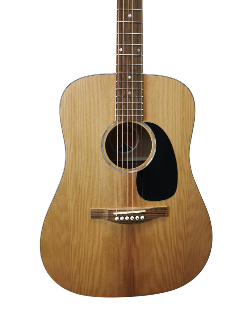 Eastman Dreadnaught Solid Top & Sapele Back and Sides